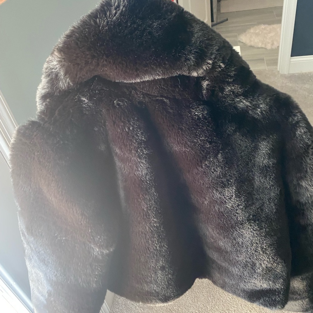FUR COAT